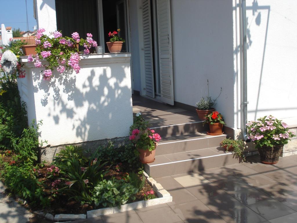 Apartment Lambasa Vodice Esterno foto