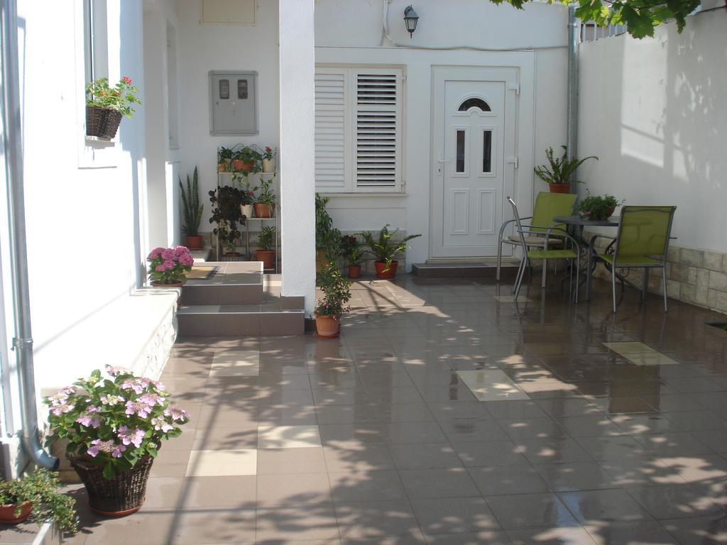 Apartment Lambasa Vodice Esterno foto