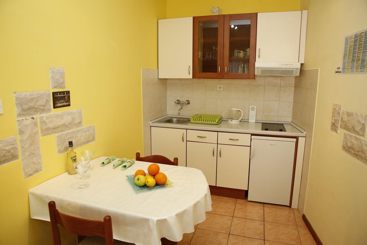 Apartment Lambasa Vodice Esterno foto