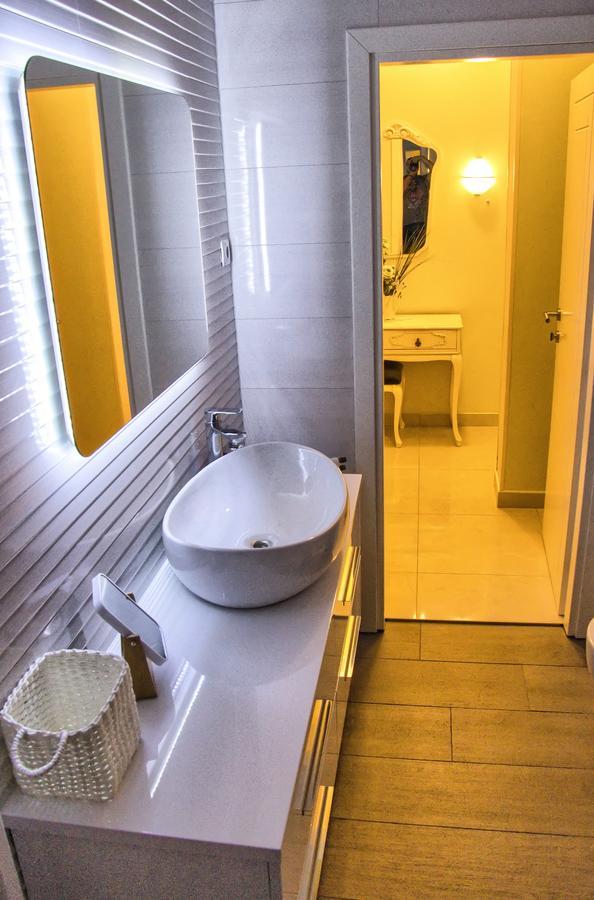 Apartment Lambasa Vodice Esterno foto